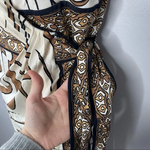 Diane Von Furstenberg SILK Brown and White Dress - Picture 4 of 8